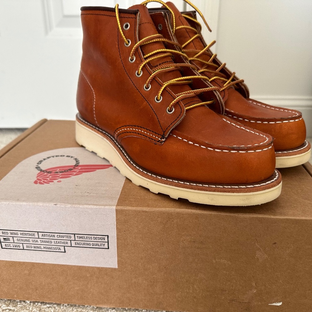 Red Wing 6" Classic Moc Boot, Oro Legacy, Size 7.5
